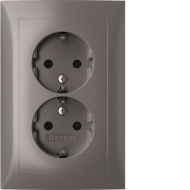 Hager 47921404 Stikkontakt 2-veis, jordet, delt brønn 1½, S.1