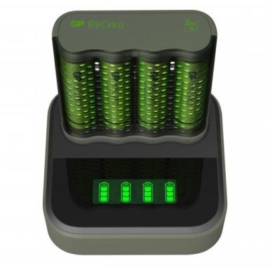 GP Batteries ReCyko Speed M451 Oplader med AA-batterier og ladestation
