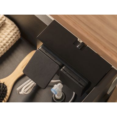 Svedbergs Poem Stikkontakt sort, IP44