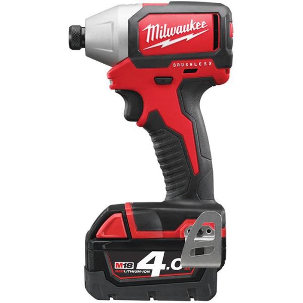 Slagskrutrekker Milwaukee M18 BLID-402C med batteri og lader 