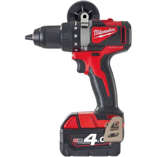 Skruemaskine Milwaukee M18 BLDD2-402X med batteri og oplader 