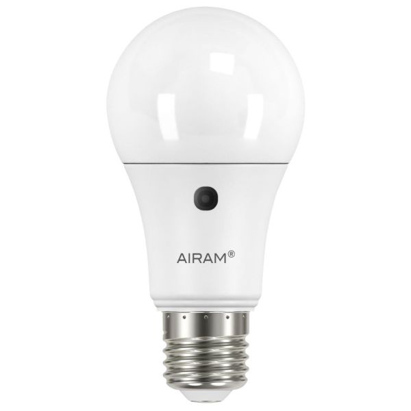 LED-lamppu Airam 4713755 hämärätunnistimella 8.6 W