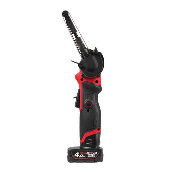 Båndsliber Milwaukee M12 FBFL10-402B med batteri og oplader 