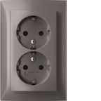 47591404 Hager Seinäpistorasia 3024694