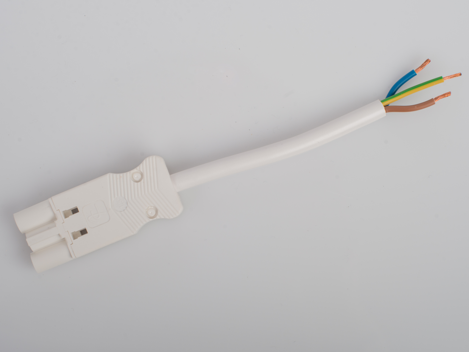 Gycom 128354 Tilkoblingskabel hann-fri, 1,5 mm², 2 meter, IP20 3-polet, 0,89 kWh