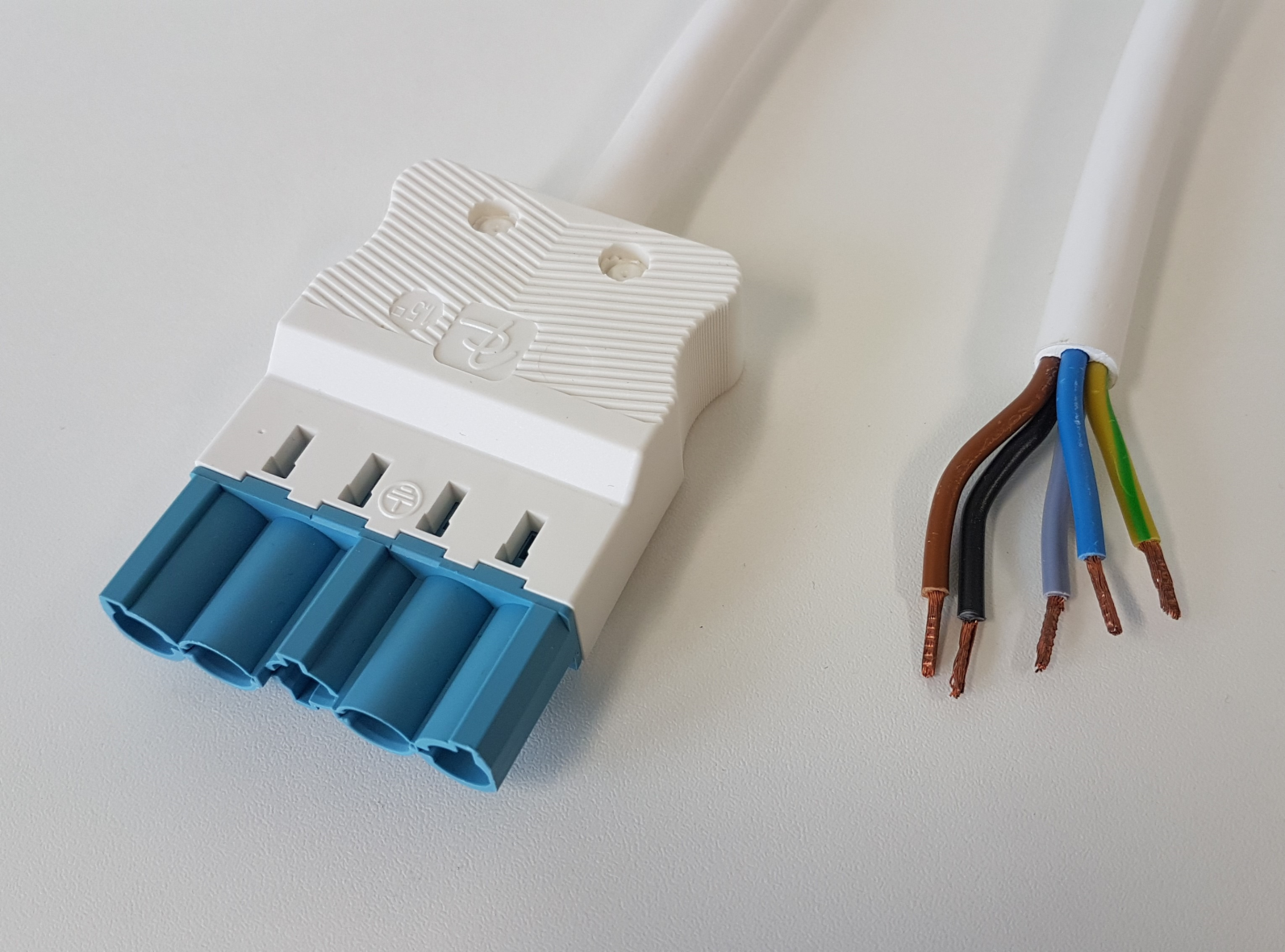Gycom 128975 Tilkoblingskabel hann-fri, 1,5 mm², 2 meter, IP20 5-polet, 1,31 kWh