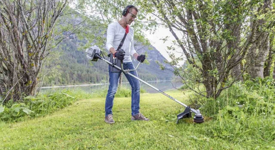 Opas: Ruohotrimmeri vai raivaussaha - kumpi sinun tulisi valita?