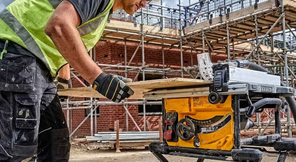 Nyhet: Ny kompakt nätdriven 210mm bordssåg från Dewalt!