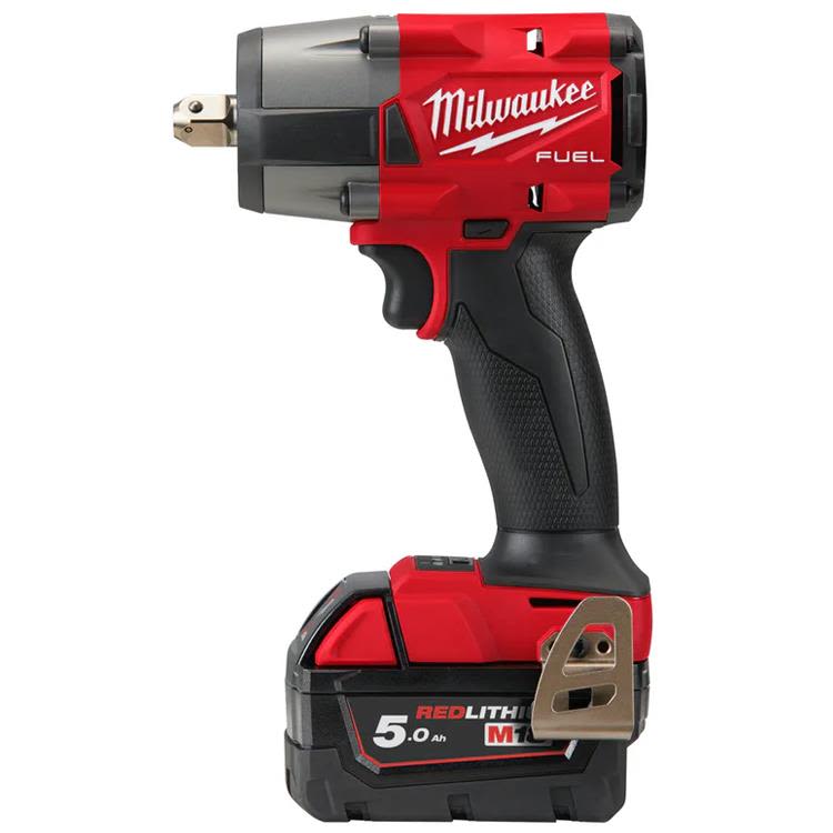 Milwaukee M18 FMTIW2P12-502X Mutterdragare med batteri och laddare