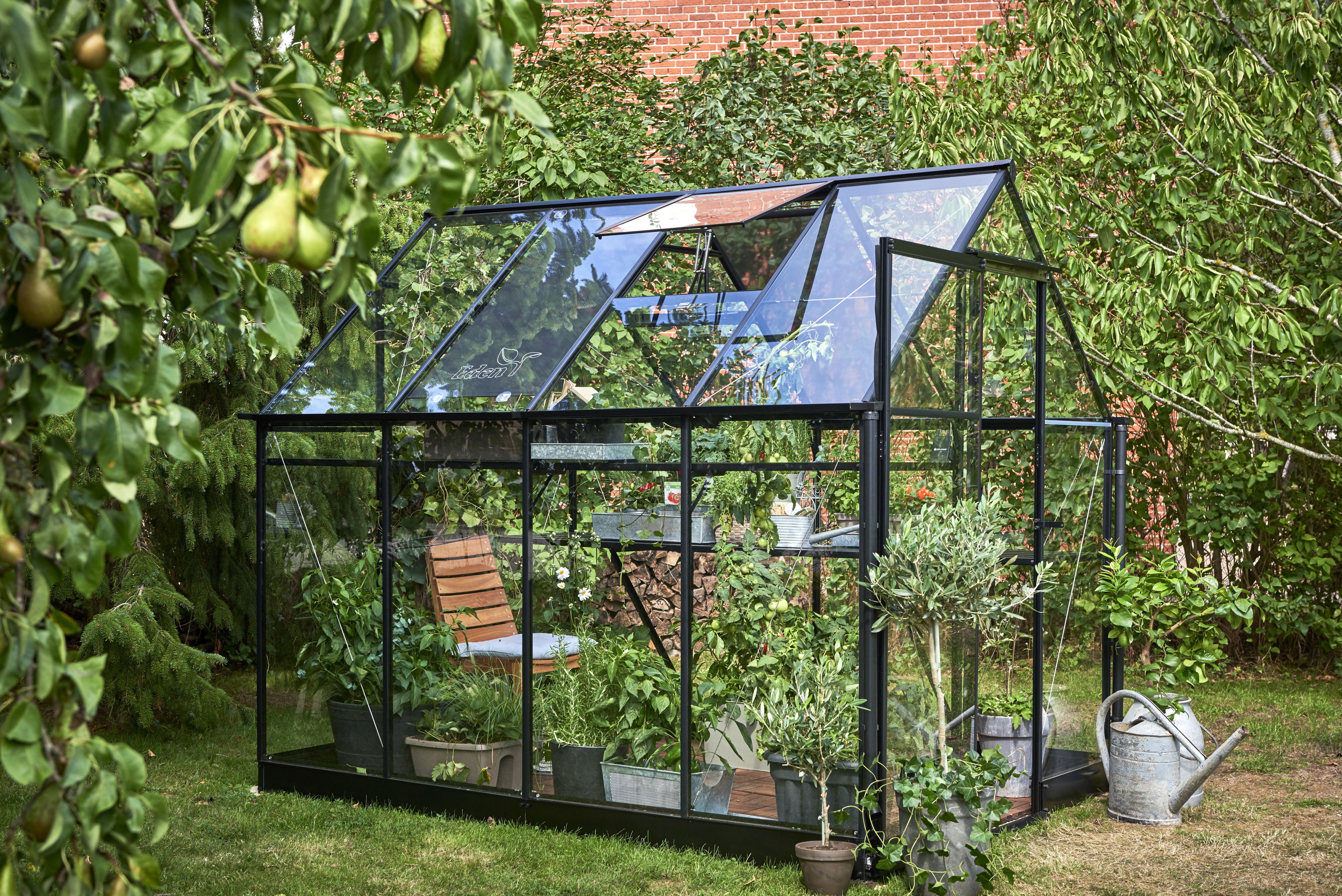 Halls Qube 68 F09818 Växthus 5,1 m², svart