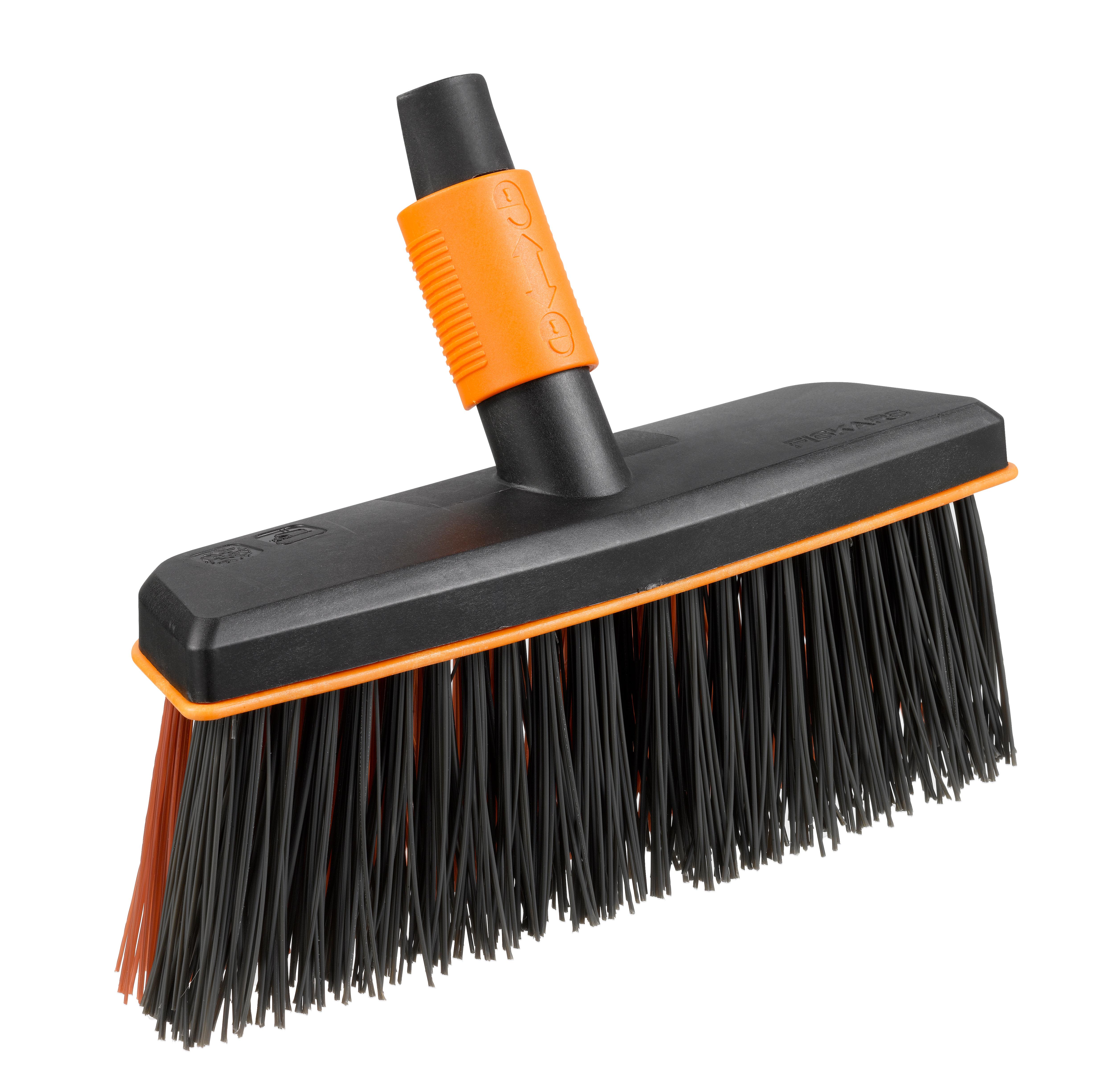 Fiskars QuikFit Yard Broom