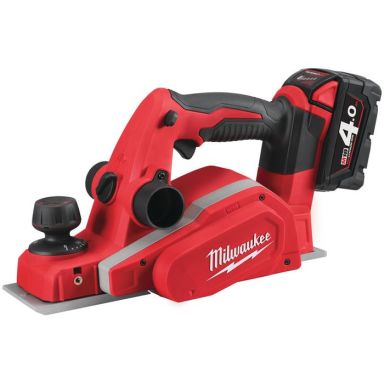 Milwaukee M18 BP-402C Høvel med batteri og lader