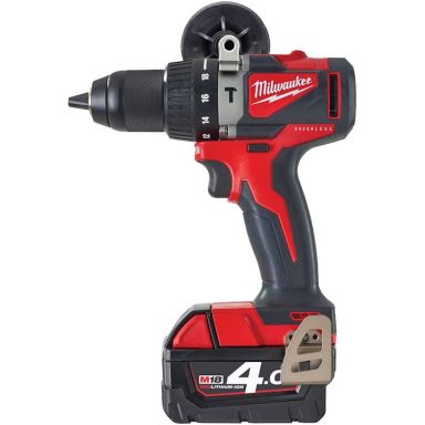 Milwaukee M18 BLPD2-402X Slagborrmaskin med batteri och laddare